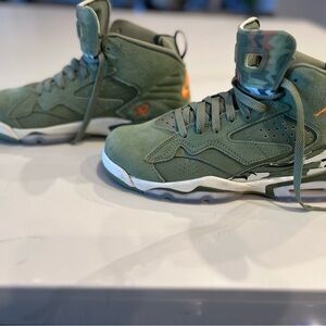 Nike Air in cool army green (boys size 7)